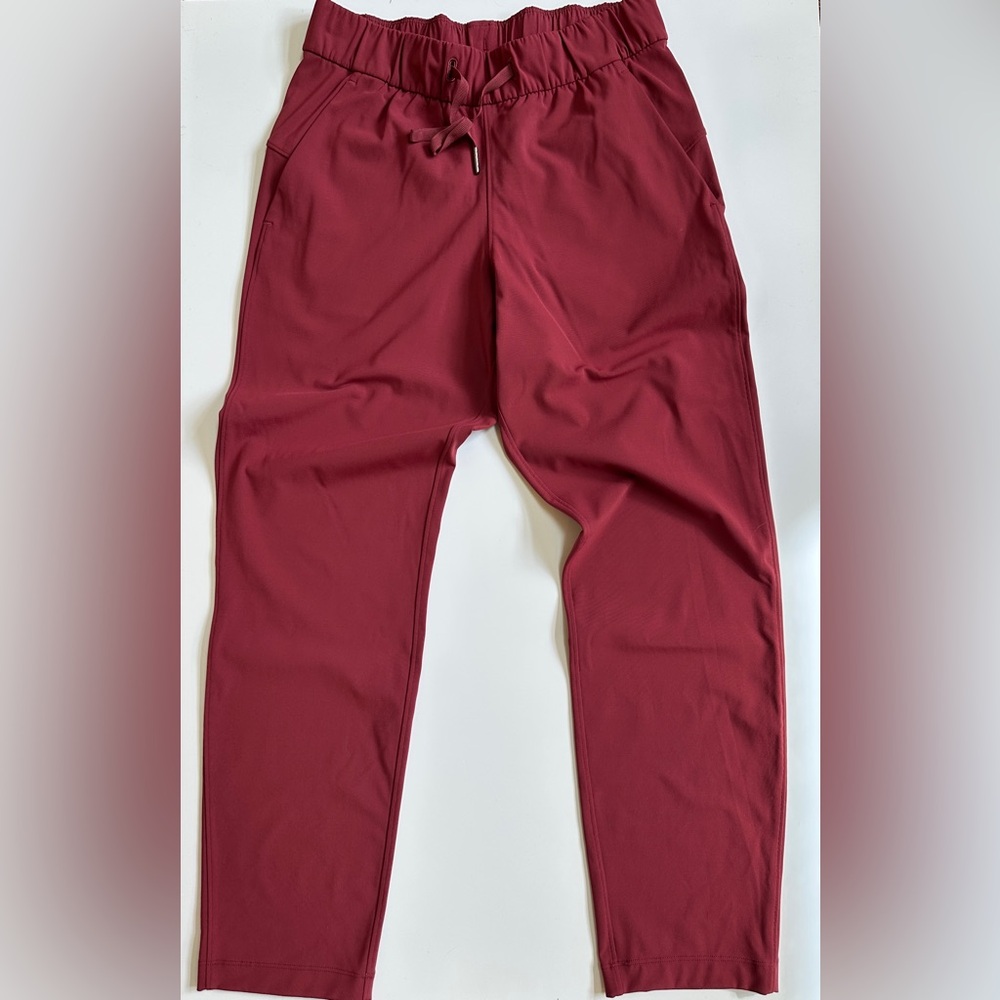Lululemon On the Fly 7/8 red pants 4 discontinued